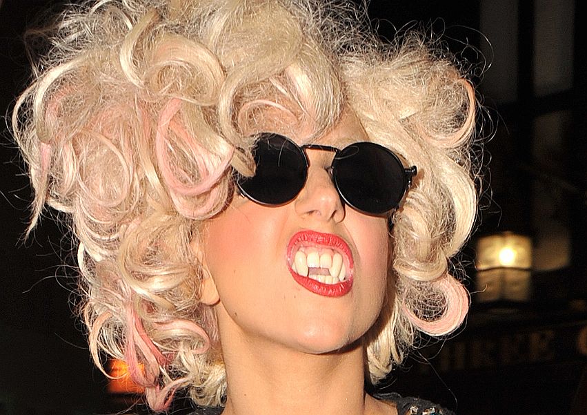 Лейди Гага си купи шарани за 40 000 лири