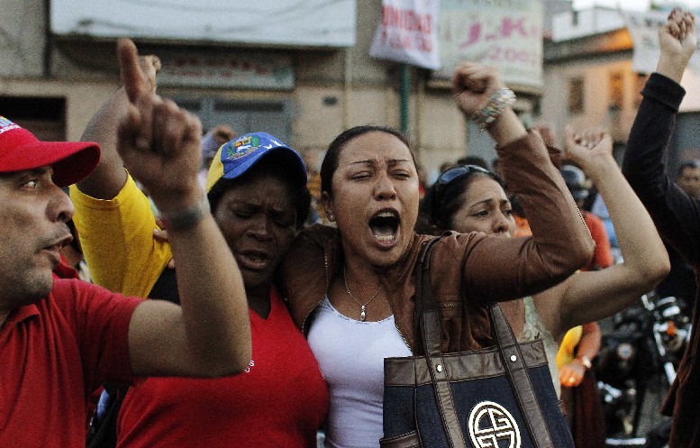 Смъртта на Уго Чавес разтърси из основи Венецуела (СНИМКИ/ВИДЕО)