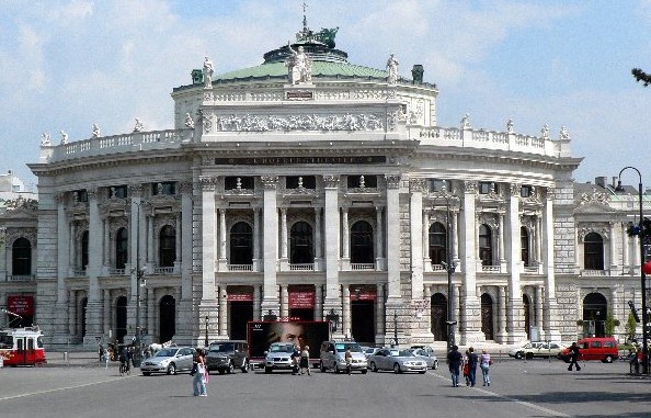 Виена посреща Плевнелиев с протест