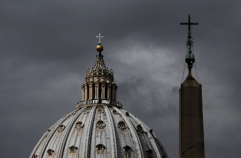 Започва конклавът за избор на нов папа