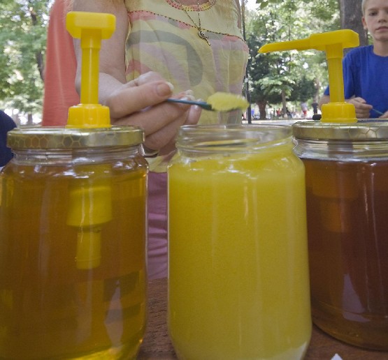 Шейхове в Катар се церят с роден мед 