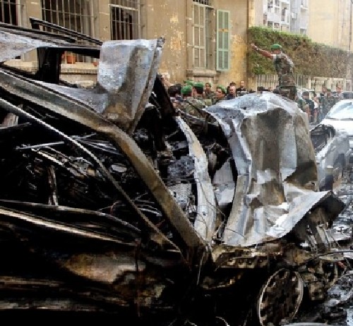 Кола-бомба убила 10 души в Басра