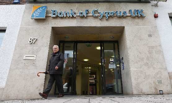 Европейските кредитори разрешиха на Никозия да пощади дребните вложители 