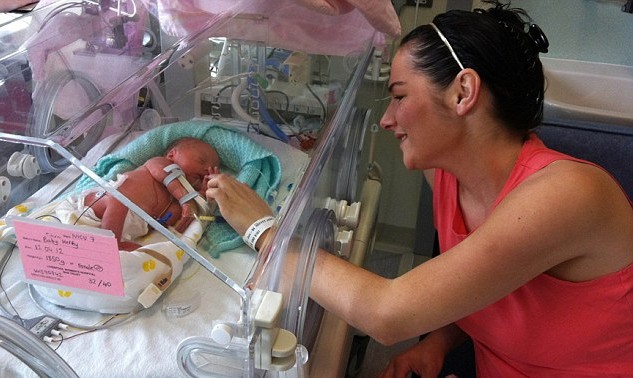 Неродено бебе спаси майка си от рак 