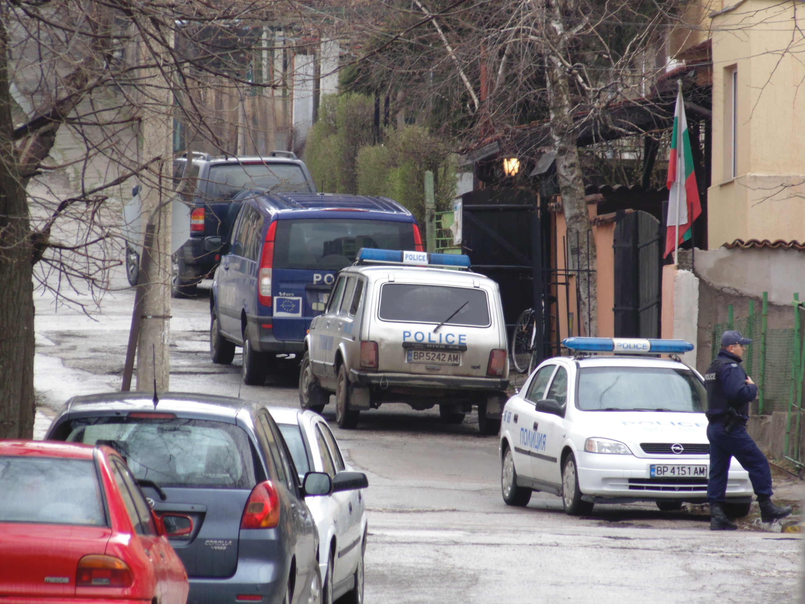 Барети са обсадили къщата на бизнесмена Светлин Лидански във Враца