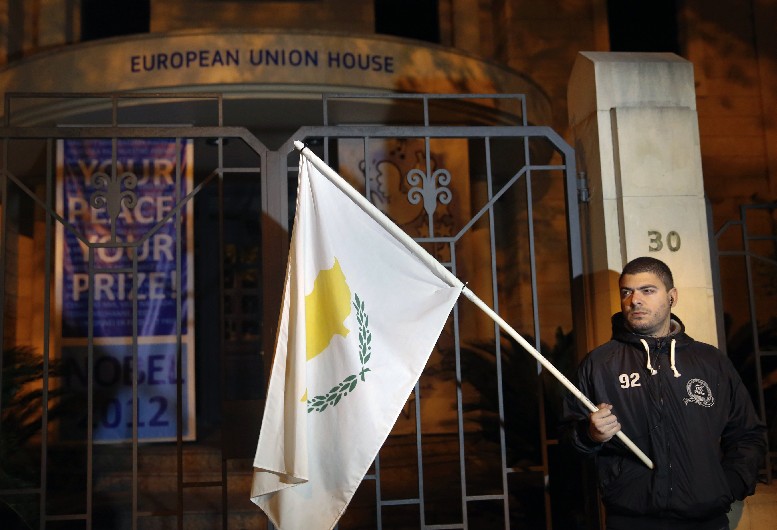Започна срещата на Еврогрупата, която ще реши съдбата на Кипър