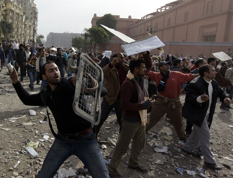 Мюсюлмани и християни се избиват в Кайро