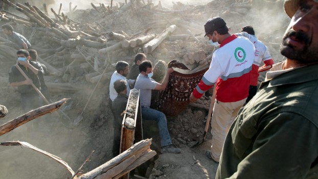 30 загинали и над 800 ранени при земетресението в Иран 