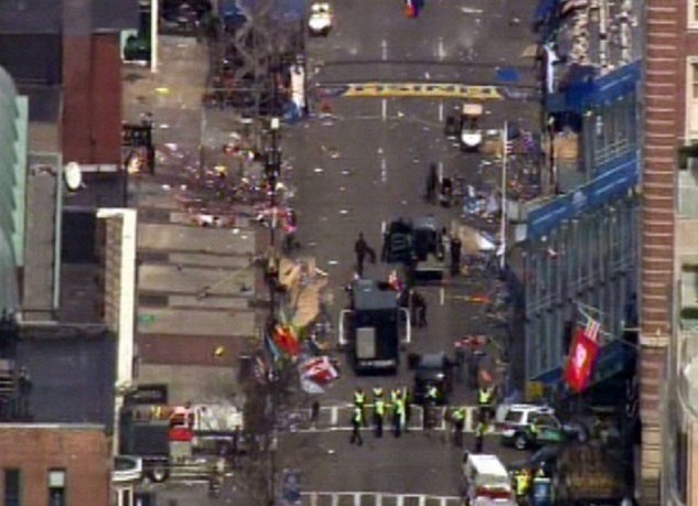 САЩ изпаднаха в паника след взривовете в Бостън 
