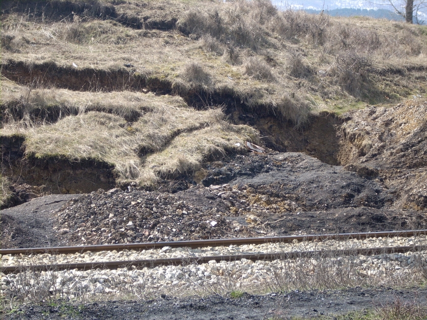 Перничанин пострада при незаконен добив на въглища
