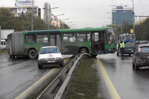 По 3 рейса на ден се блъскат в столицата
