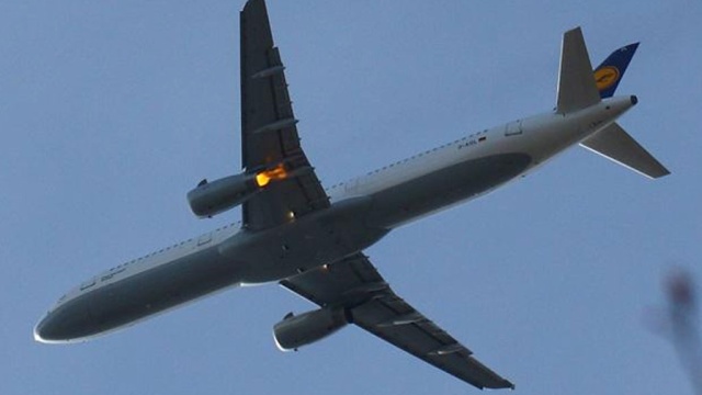 Ужас във въздуха! Взриви се двигател на самолет на Lufthansa при опит за излитане  