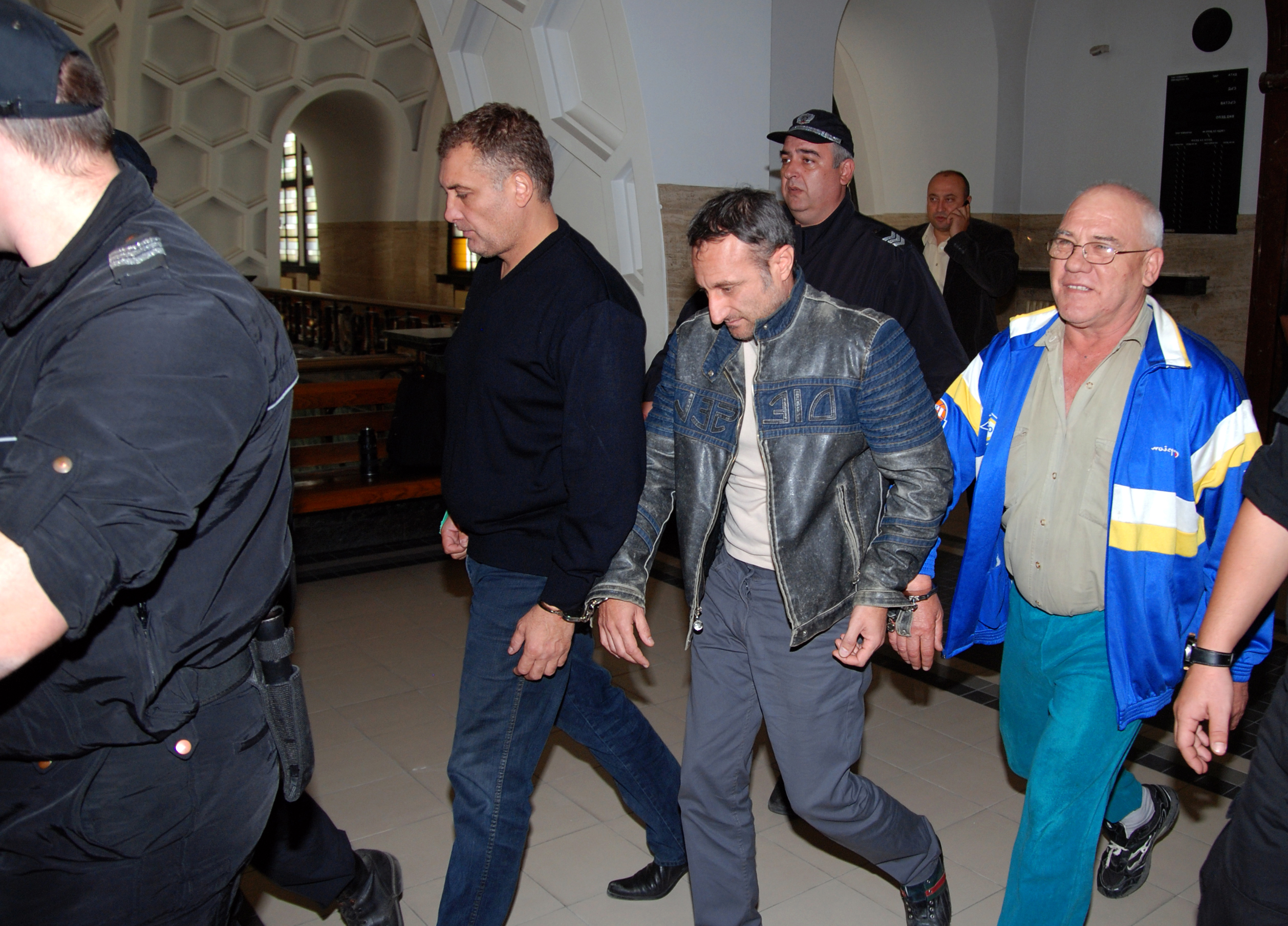 Чейнджаджия №1 по времето на соца Емил Василев - Драката: Милиционерите си прибираха всичко по време на обиските!