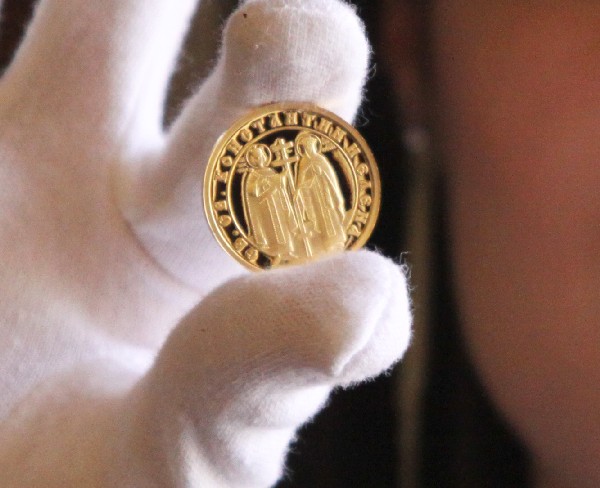 БНБ пуска 8,6 грамова златна монета „Св. Св. Константин и Елена”
