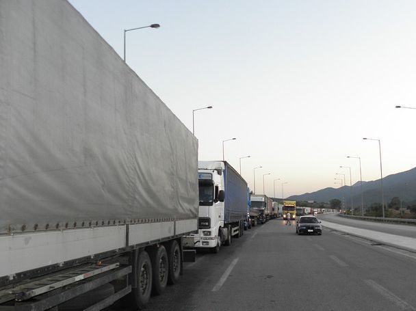 Румънците готвят пълна пътна блокада от полунощ