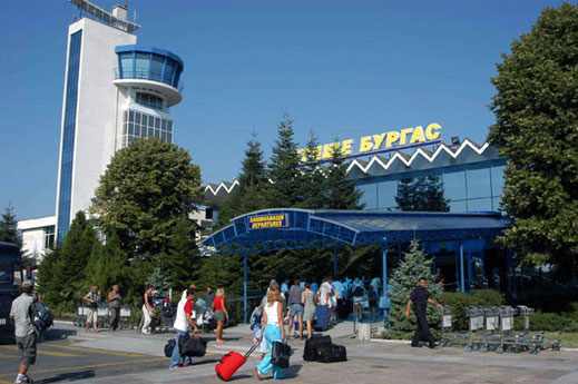 Заловиха пасажер с 250 хил. евро в ръчния багаж на летището в Бургас