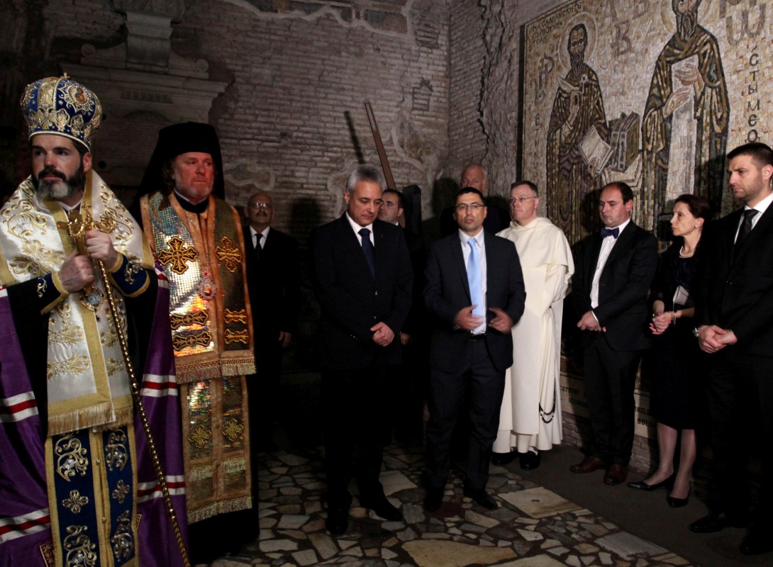 Българската делегация в Рим се поклони пред гроба на Свети Кирил