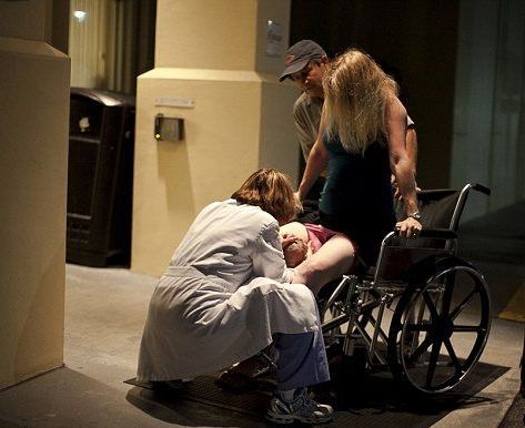 Жена роди на тротоар пред болница (СНИМКИ)