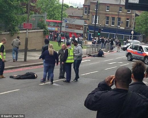 Закланият войник в Лондон първо е бил блъснат с кола