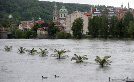 Наводнението в Прага вече взе две жертви