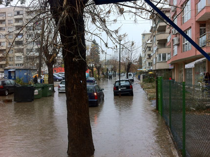 Стряскащите порои в Западна Европа няма да достигнат България
