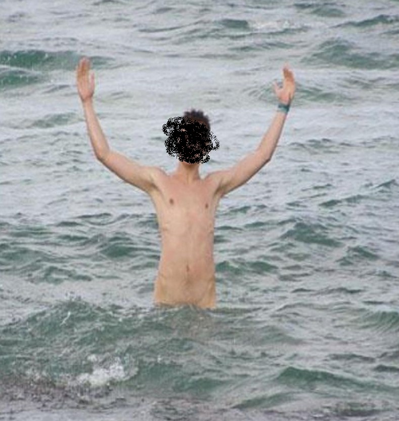 Луди голи мъже плашат рускини по бургаски плажове