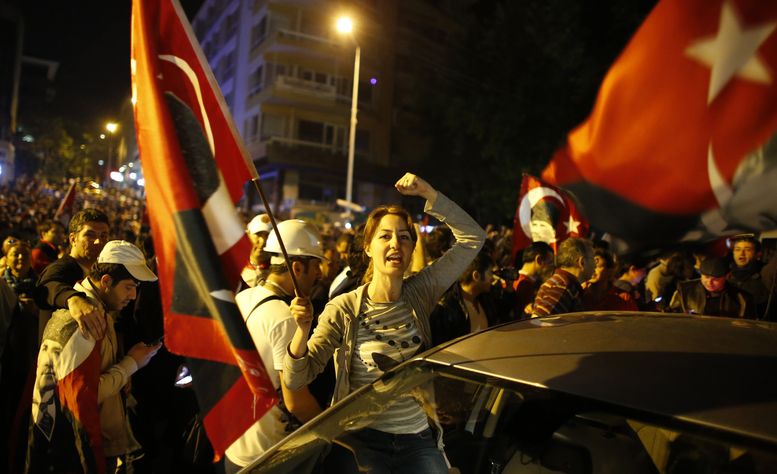 Демонстрантите се върнаха на „Таксим“ в Истанбул