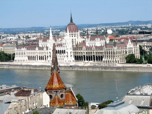 Унгария посрещна вълната по Дунав, на ред сме ние