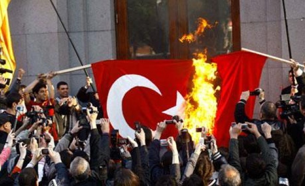 Въпреки протестите в Турция няма да има предсрочни избори