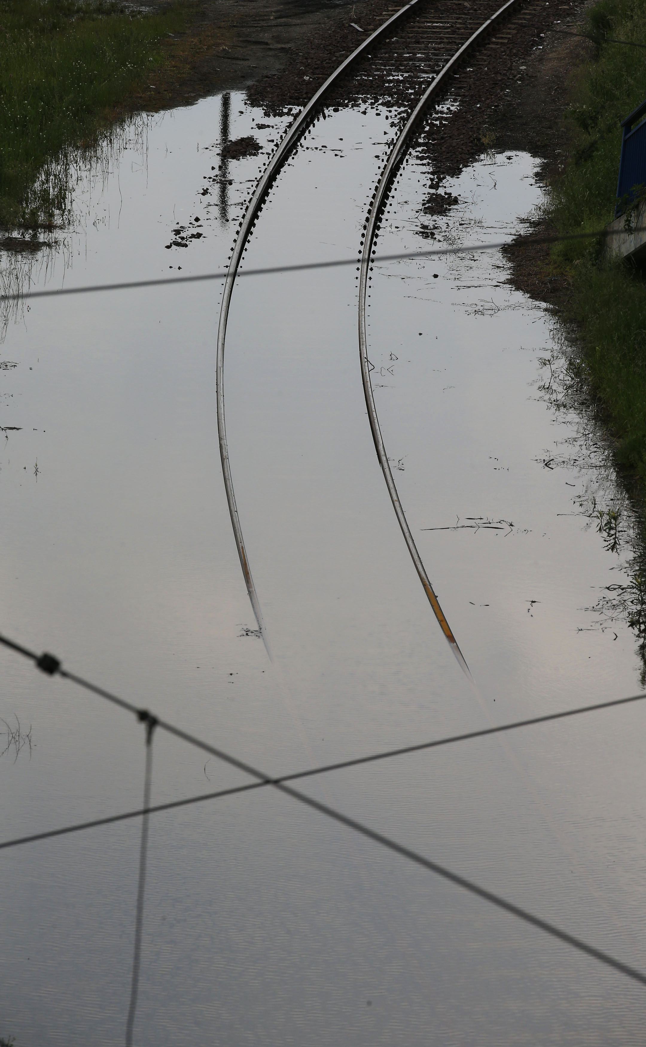 Европейският потоп удари и Меркел, обвиняват я във воден пиар