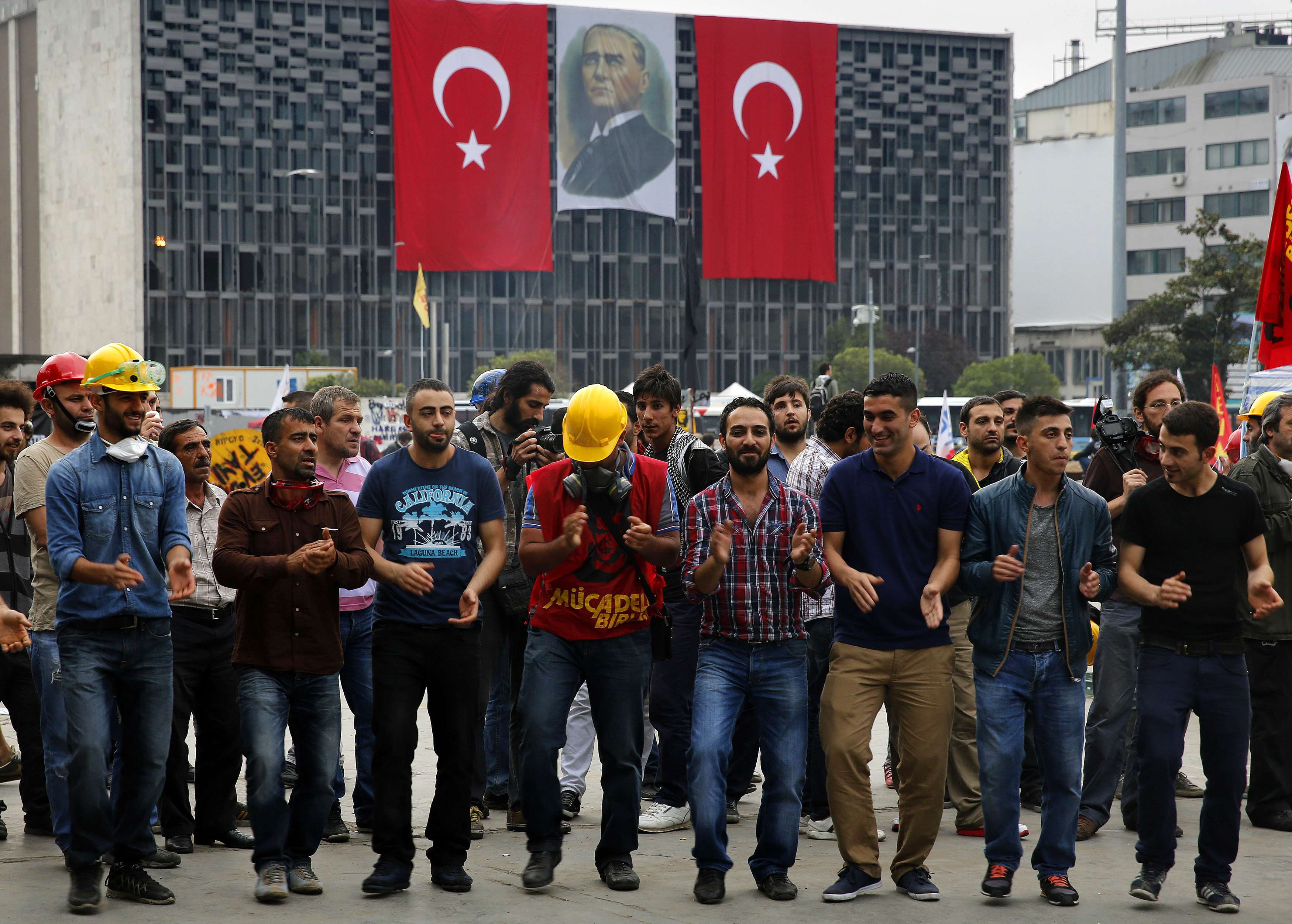 Протестиращите готови на отстъпки, ако Ердоган започне пръв