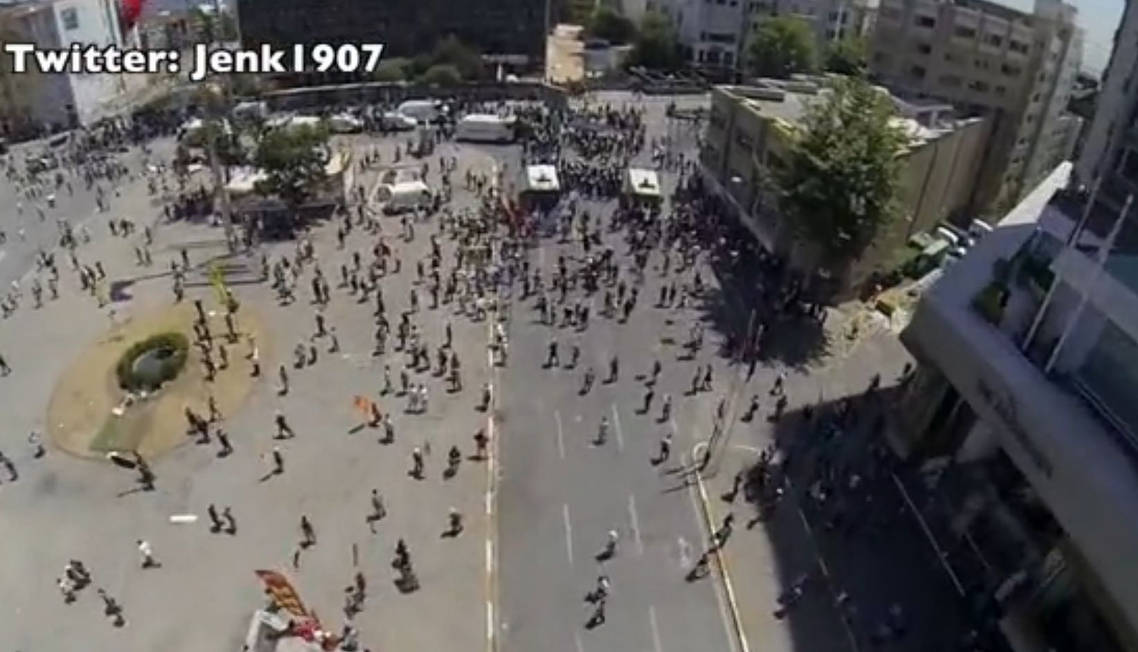 Вижте протестите на „Таксим“ от птичи поглед (УНИКАЛНО ВИДЕО)