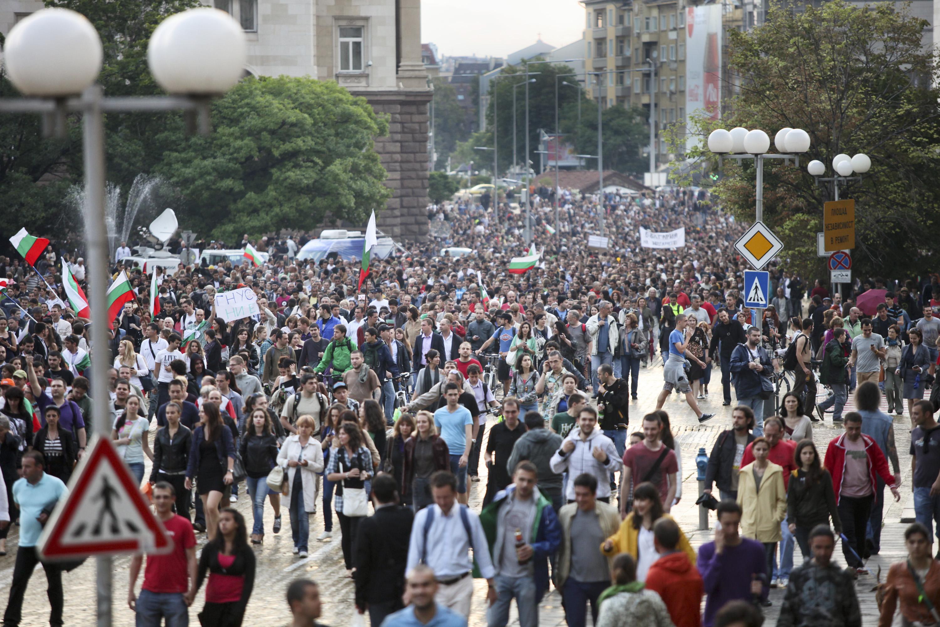 БЛИЦ TV: 15 хиляди блокираха центъра на София 