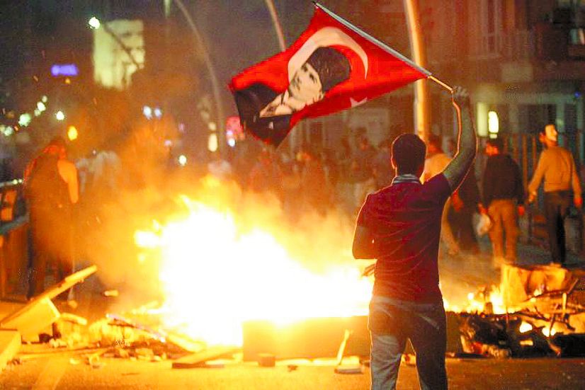Таксим и Гези паднаха окървавени
