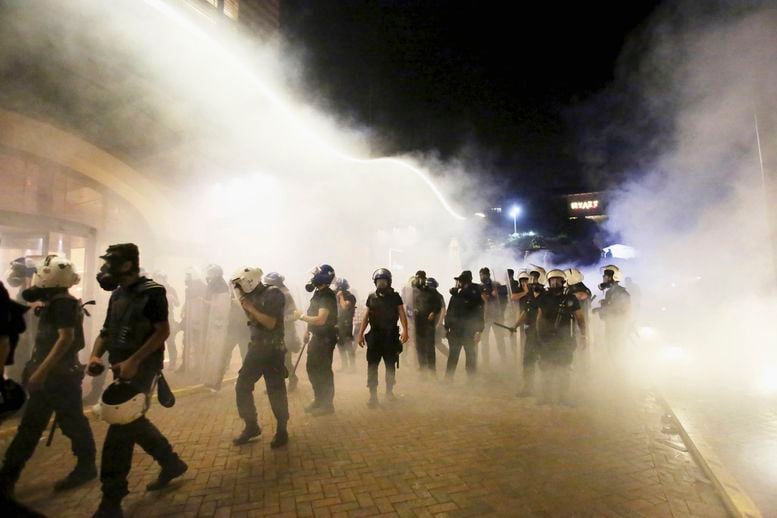 Протестиращите в Истанбул са вече терористи