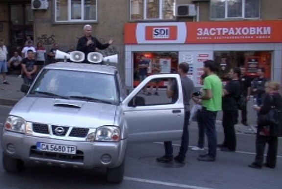 БЛИЦ TV: Волен и гардовете му блокираха ул. “Раковски”