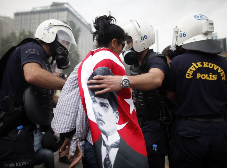 САЩ стояли зад организирането на протестите в парк „Гези“