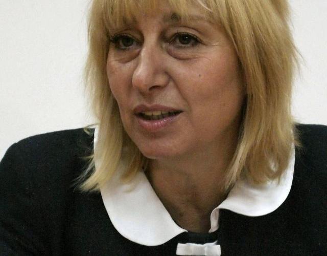 Клисарова уволнява чиновниците, посегнали на Ботев