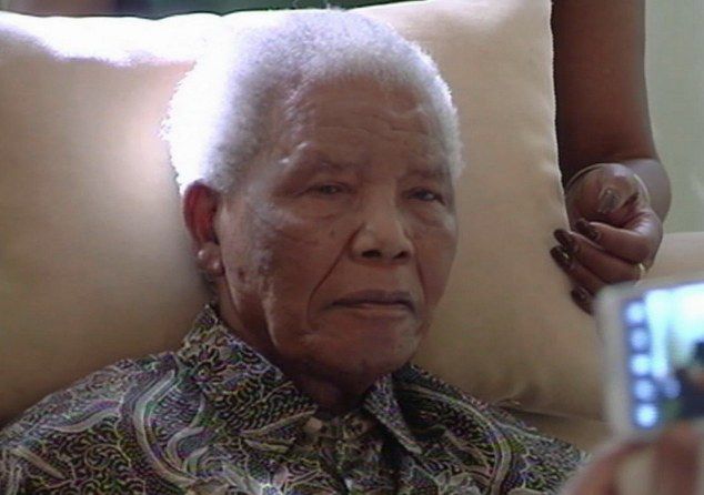 Нелсън Мандела вече е на животоподдържащи системи