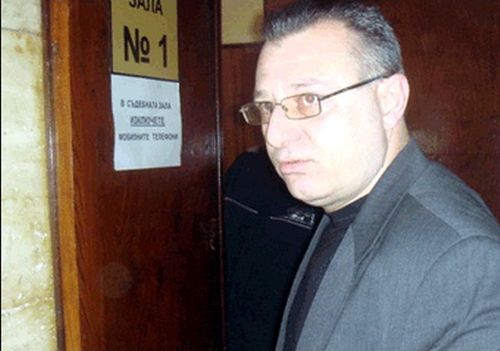 Михаил Парасков-Джагата заплашва да се самозапали във Врачанския затвор