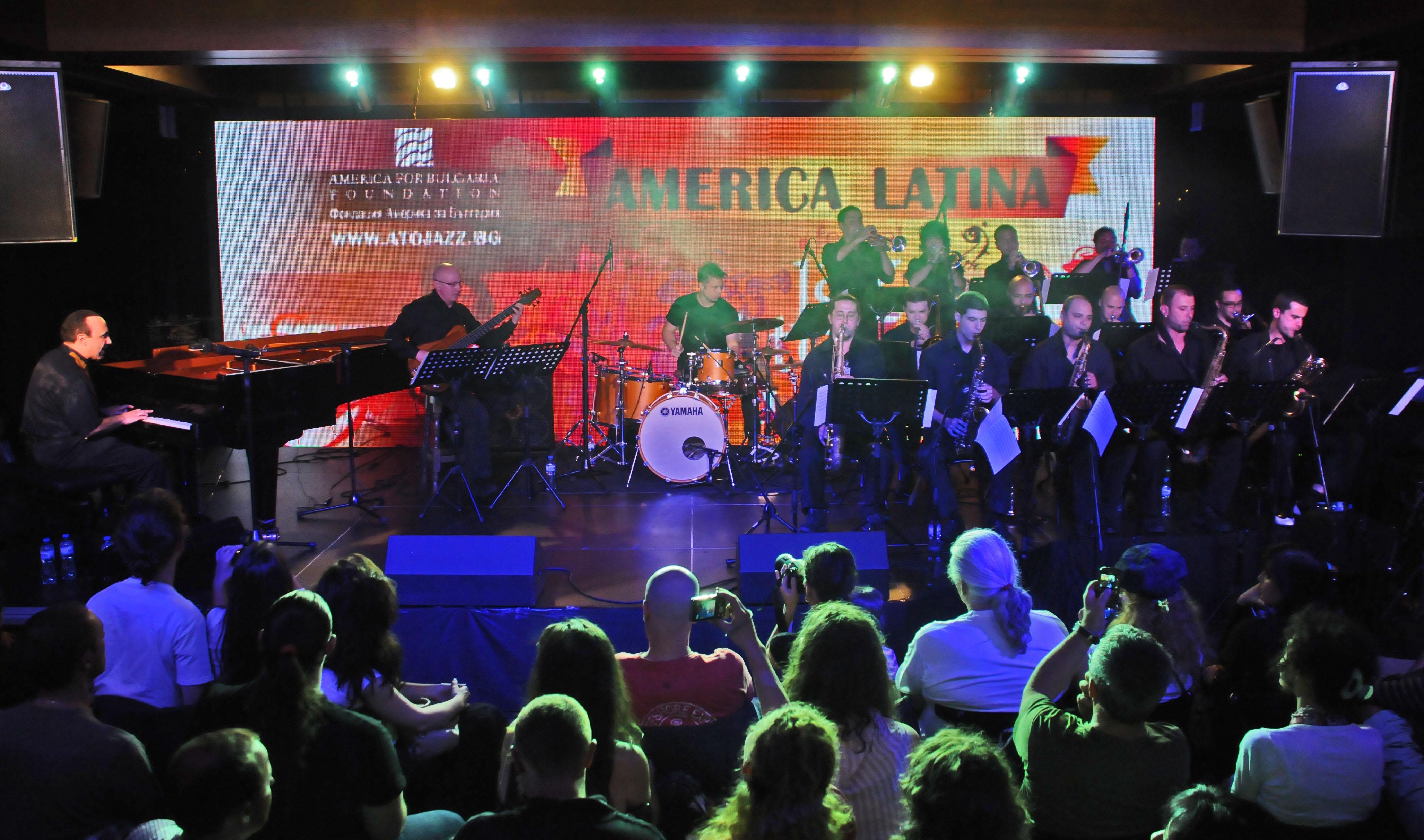 Триото на Мишел Камило и Брас асоциация закриха фестивала “A to JazZ - America Latina” (СНИМКИ) 