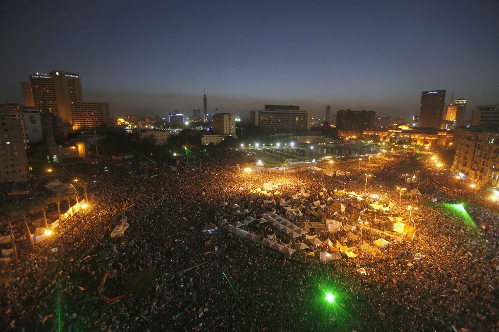 Египтяните отбелязват с кръв годишнината от управлението на Мурси
