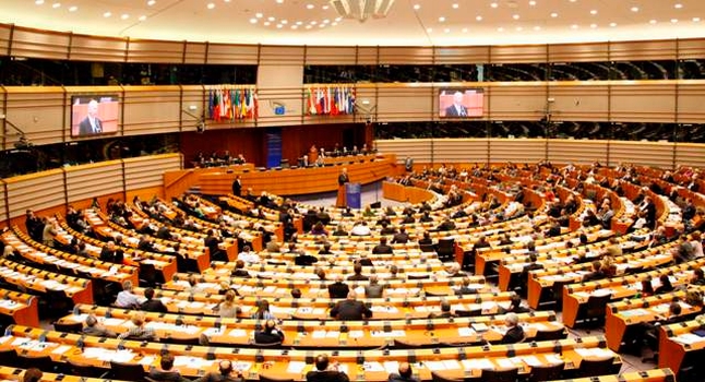 Война в Европарламента! ЕНП и социалистите се нападат за България 