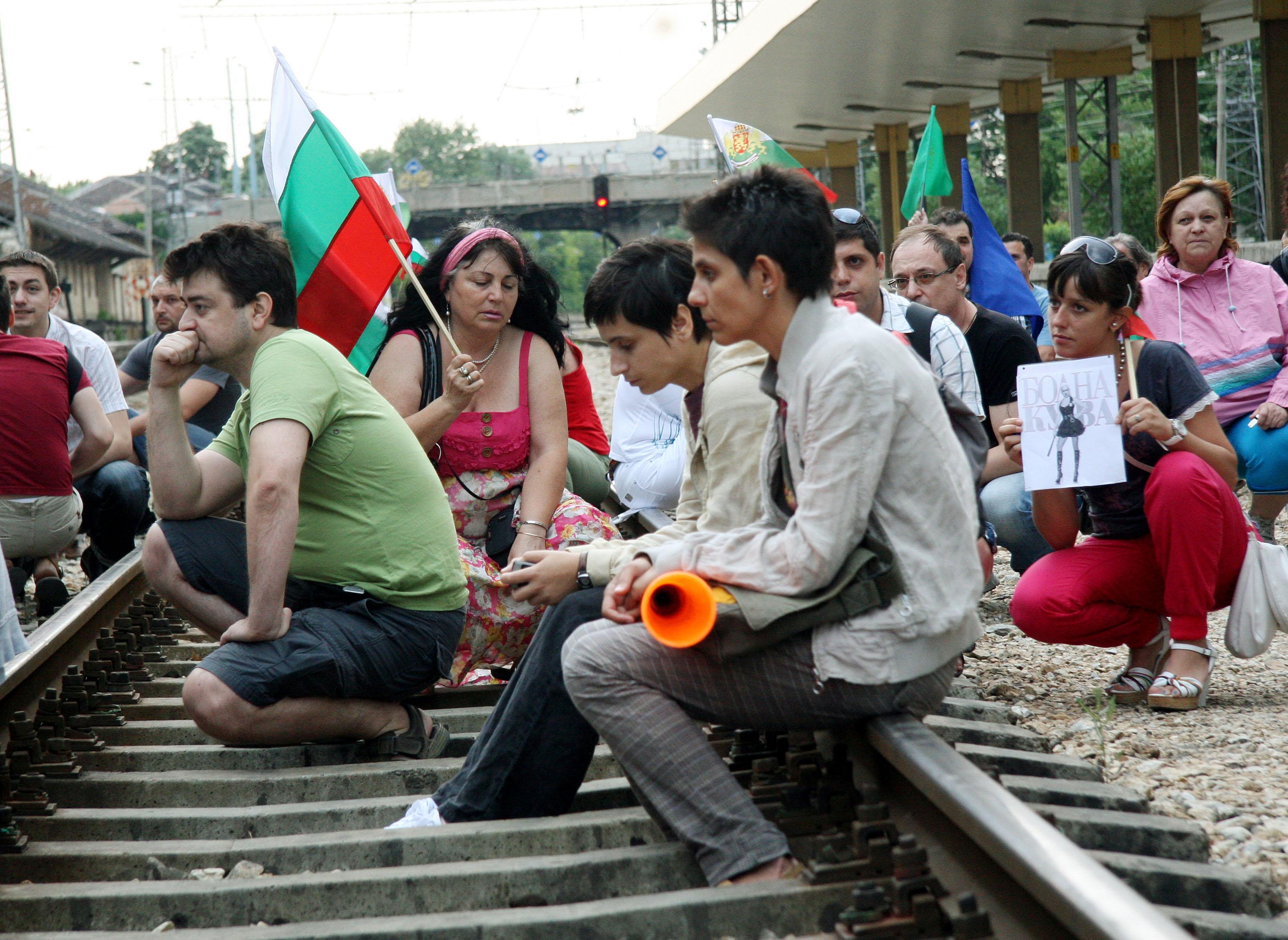 Протестът в Пловдив спря влака за Истанбул