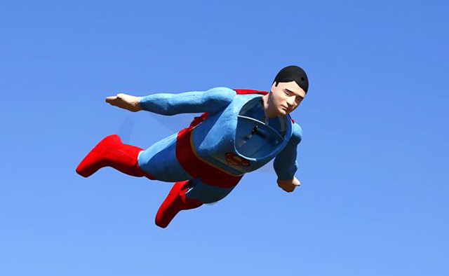 Супермен полетя над Сан Диего (ВИДЕО)