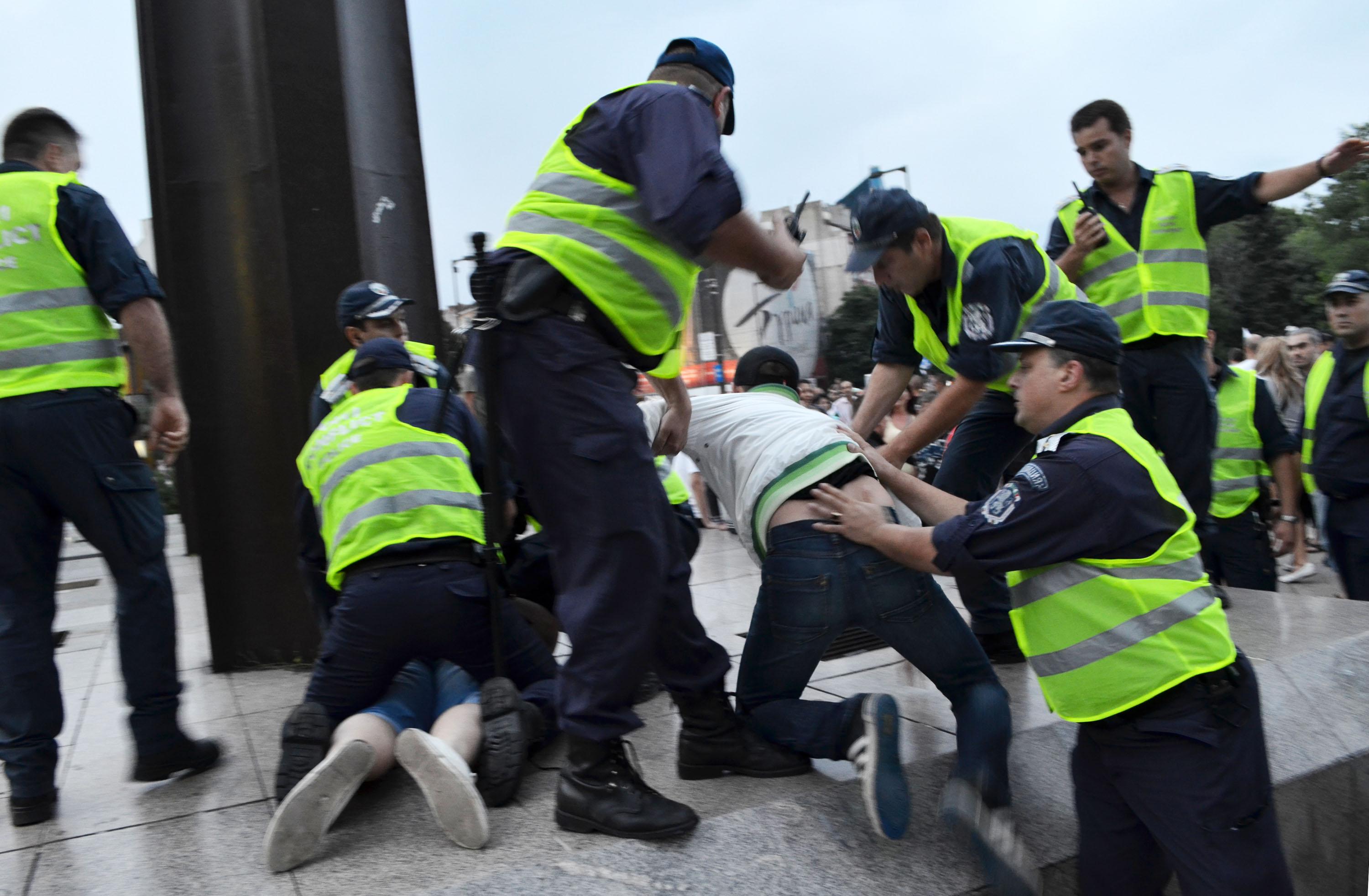 1500 платени провокатори на протестите вземат между 30 и 150 лева