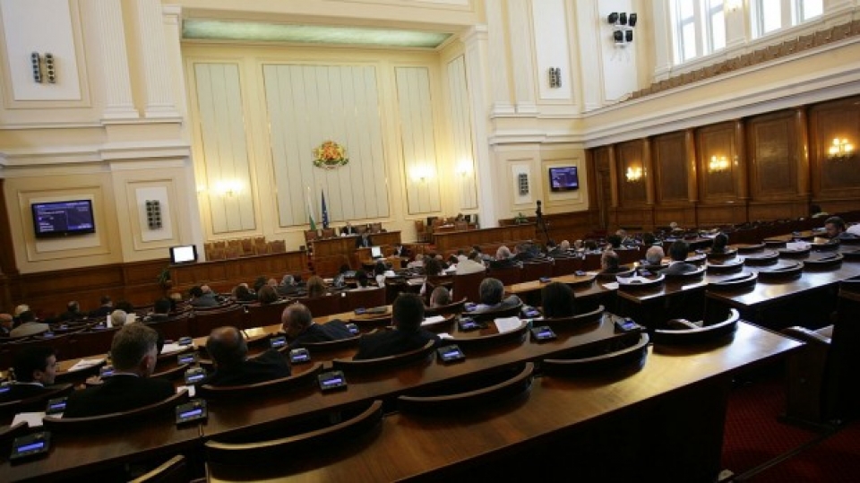 В парламента започна обсъждането за освобождаването на шефа на НЗОК