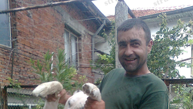 Кюстендилецът Цветан Ангелов нахранил птичките на терасата преди да се обеси