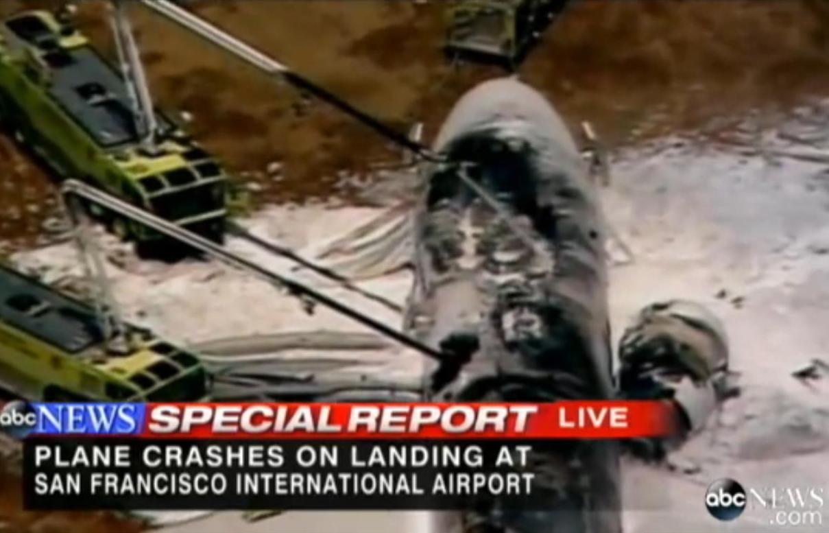 Десет от самолета в Сан Франциско са в критично състояние