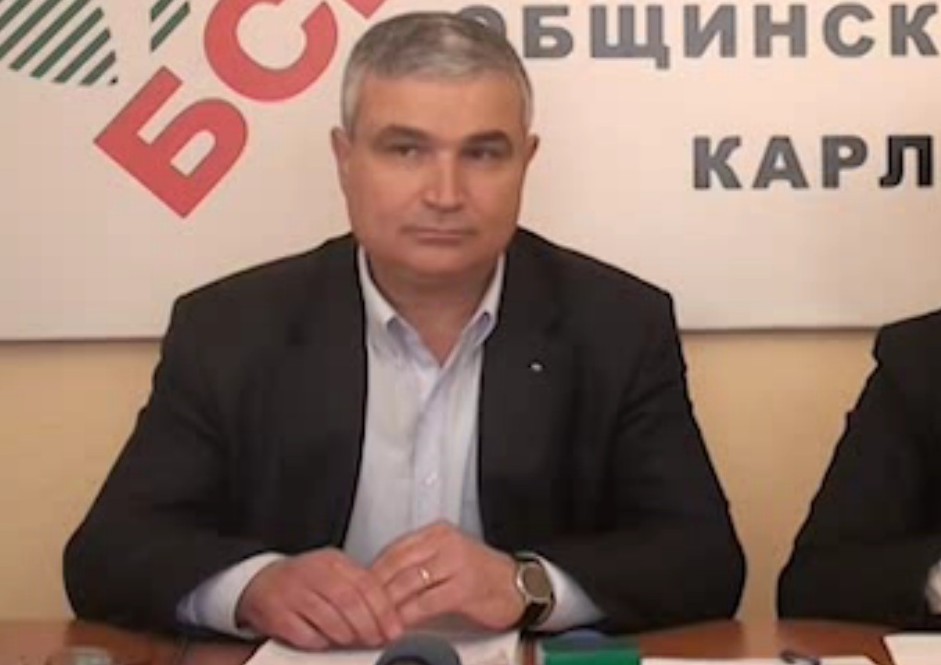 БСП слага точка по въпроса: Пламен Славов сменя Сидеров в етичната комисия
